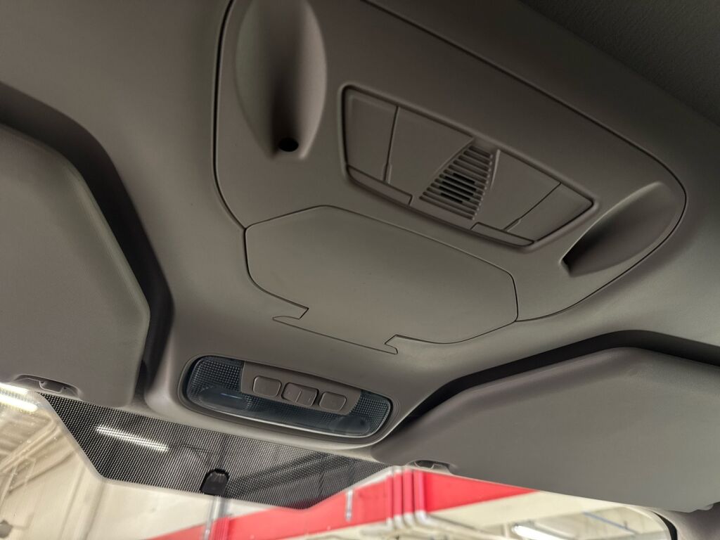 Ford Transit Connect 2022 Musta