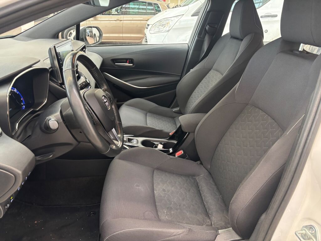 Toyota Corolla 2021 Valkoinen