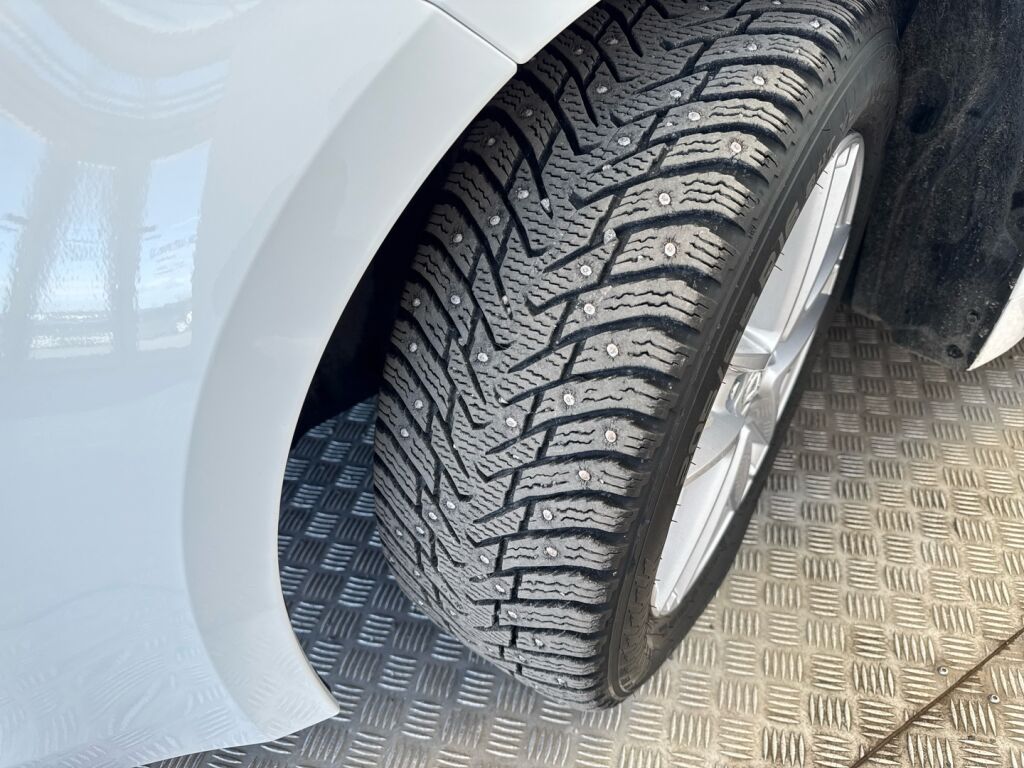 Toyota Corolla 2021 Valkoinen