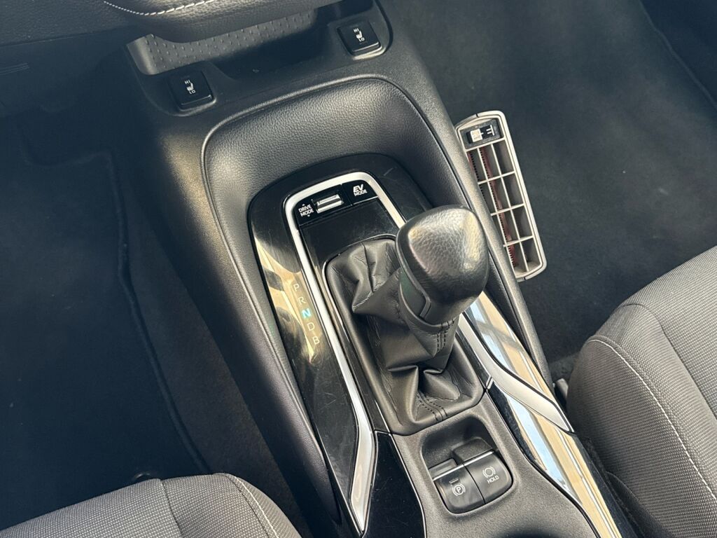 Toyota Corolla 2021 Valkoinen