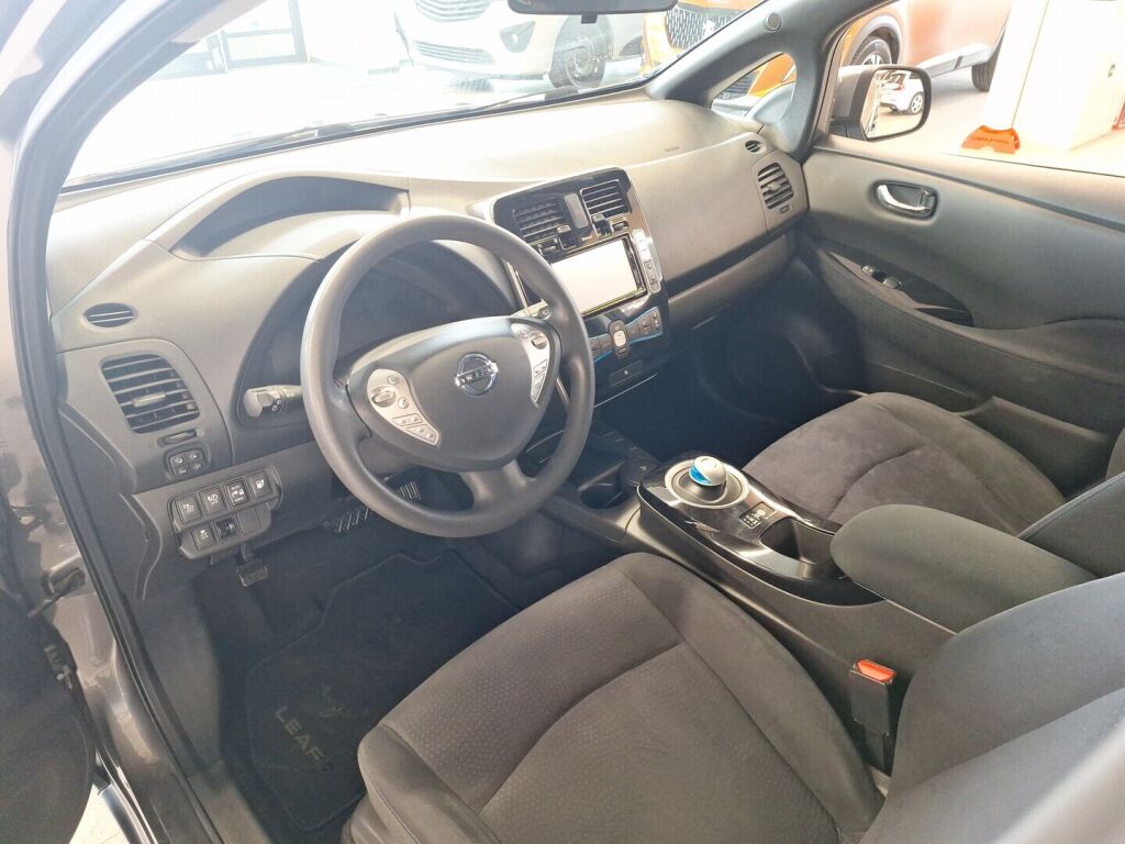 Nissan Leaf 2016 Harmaa