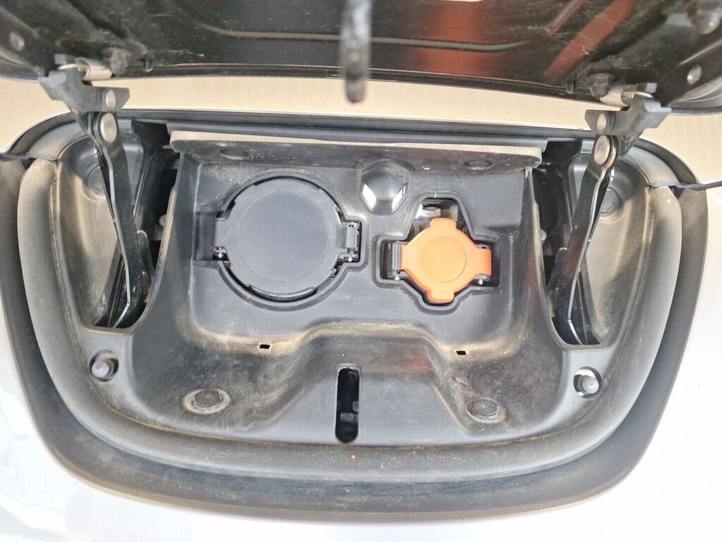 Nissan Leaf 2016 Harmaa