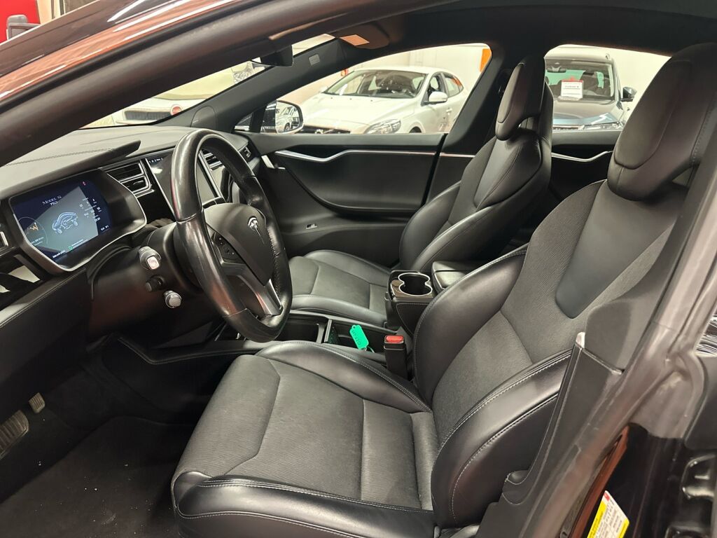 Tesla Model S 2018 Musta