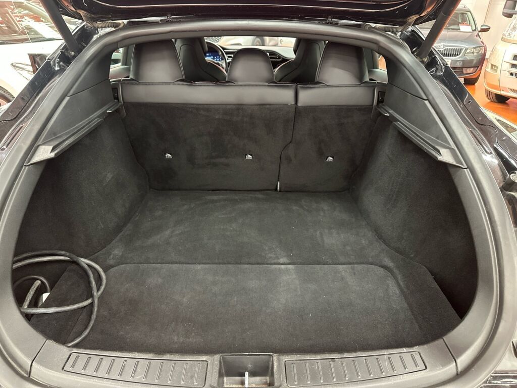 Tesla Model S 2018 Musta