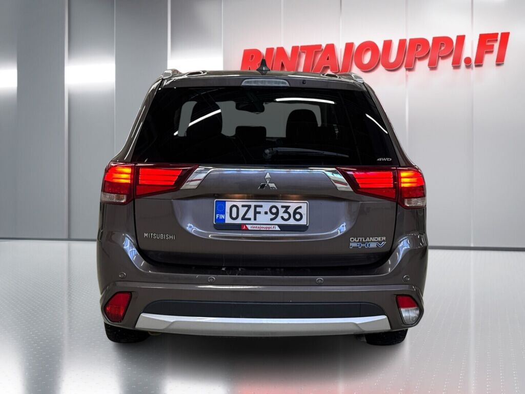 Mitsubishi Outlander 2016 Ruskea (beige)