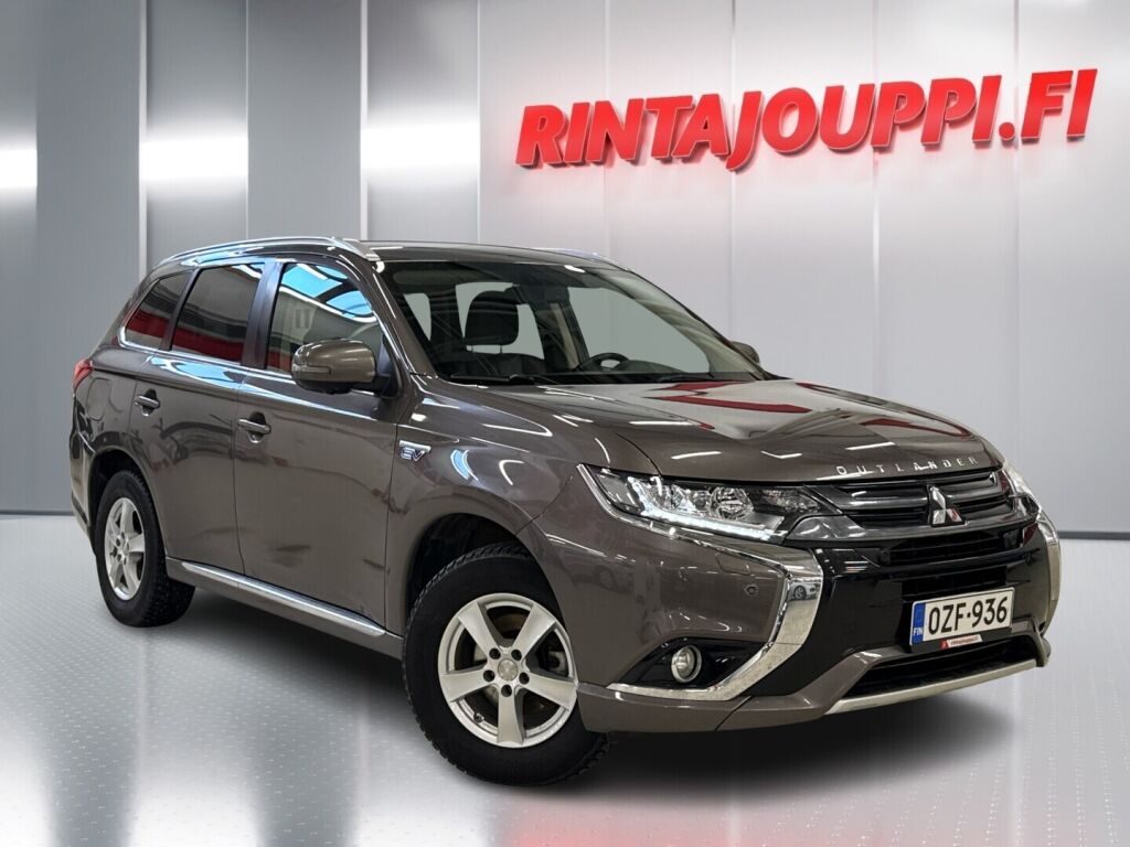 Mitsubishi Outlander 2016 Ruskea (beige)