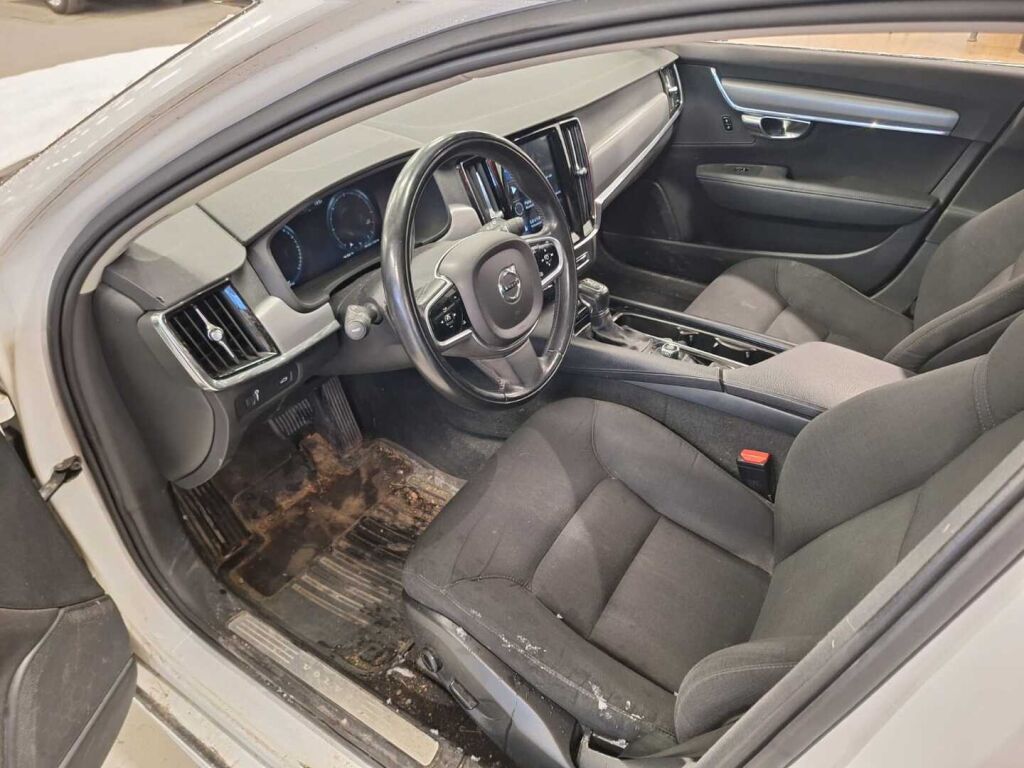Volvo V90 2018 Valkoinen
