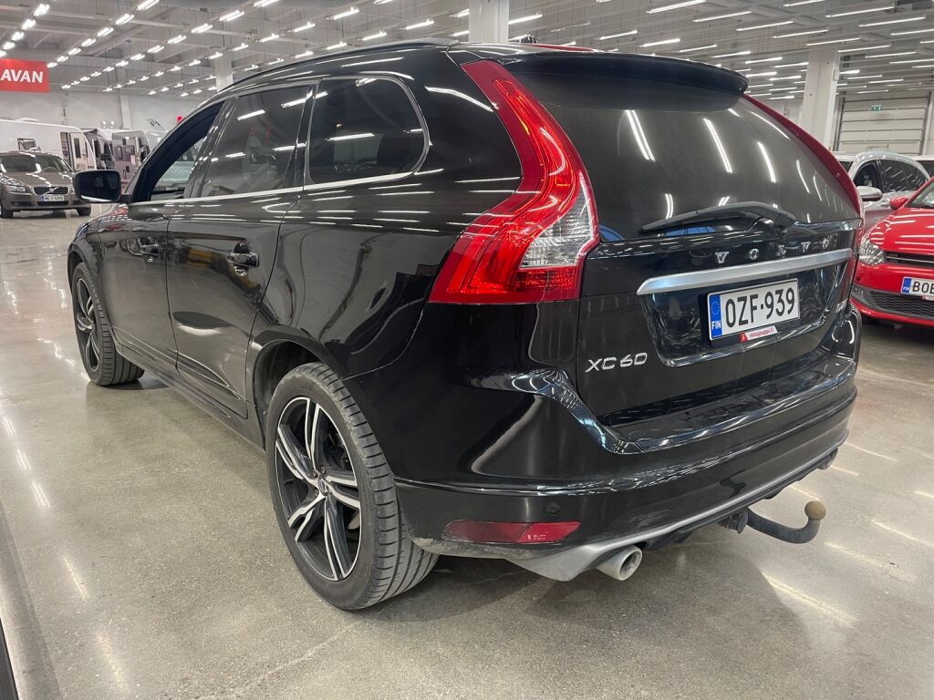 Volvo XC60 2016 Musta