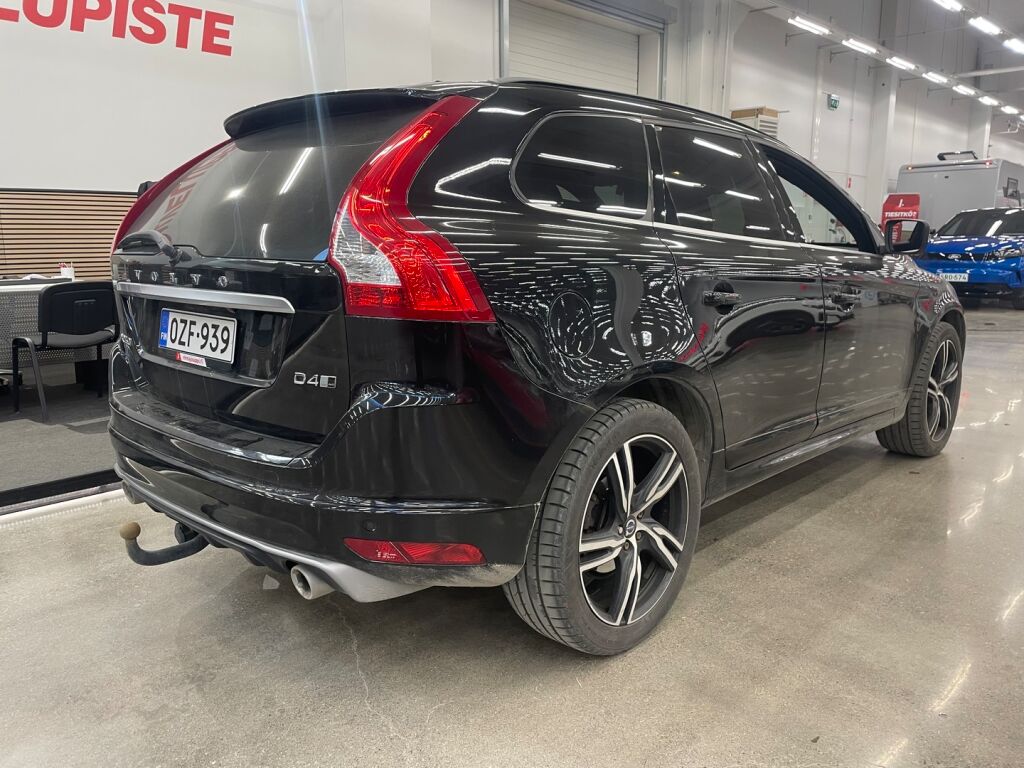 Volvo XC60 2016 Musta