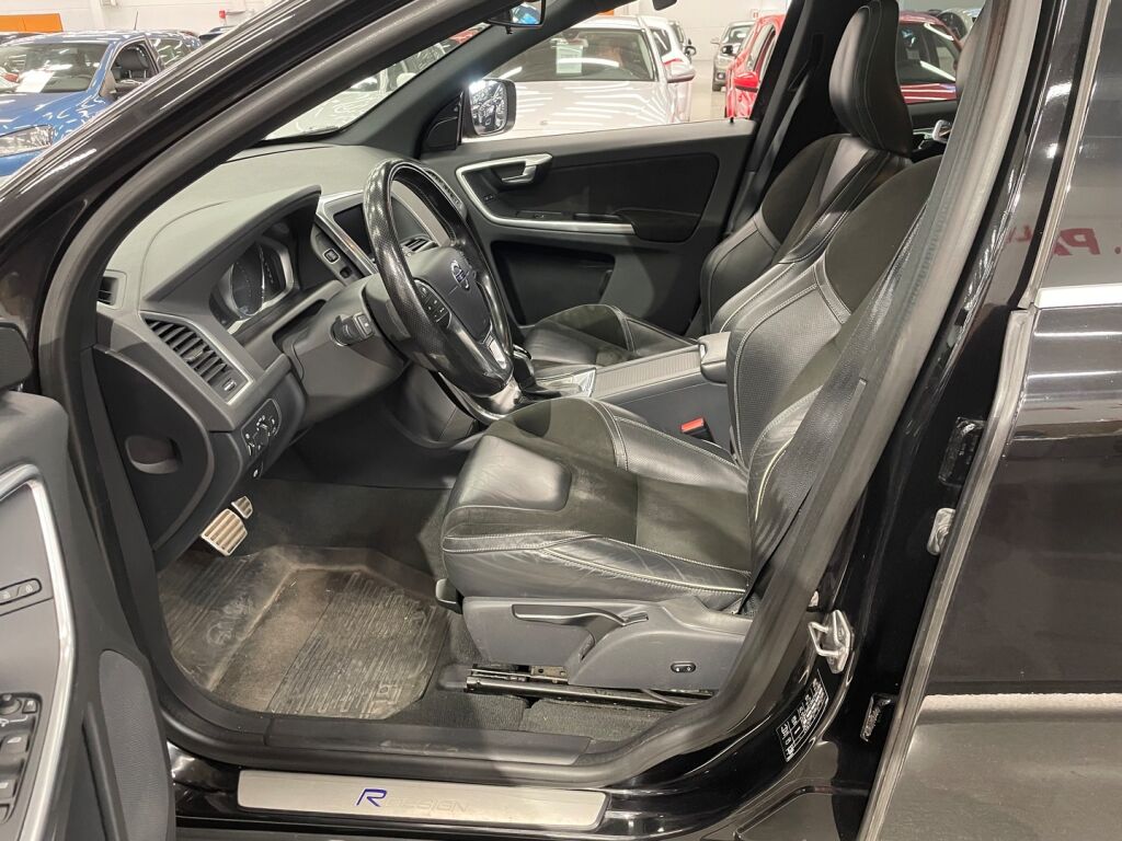 Volvo XC60 2016 Musta