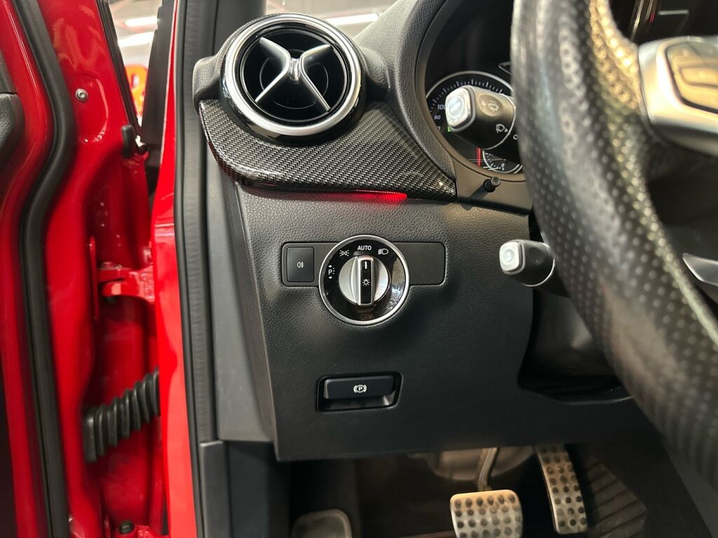 Mercedes-Benz B 2015 Punainen