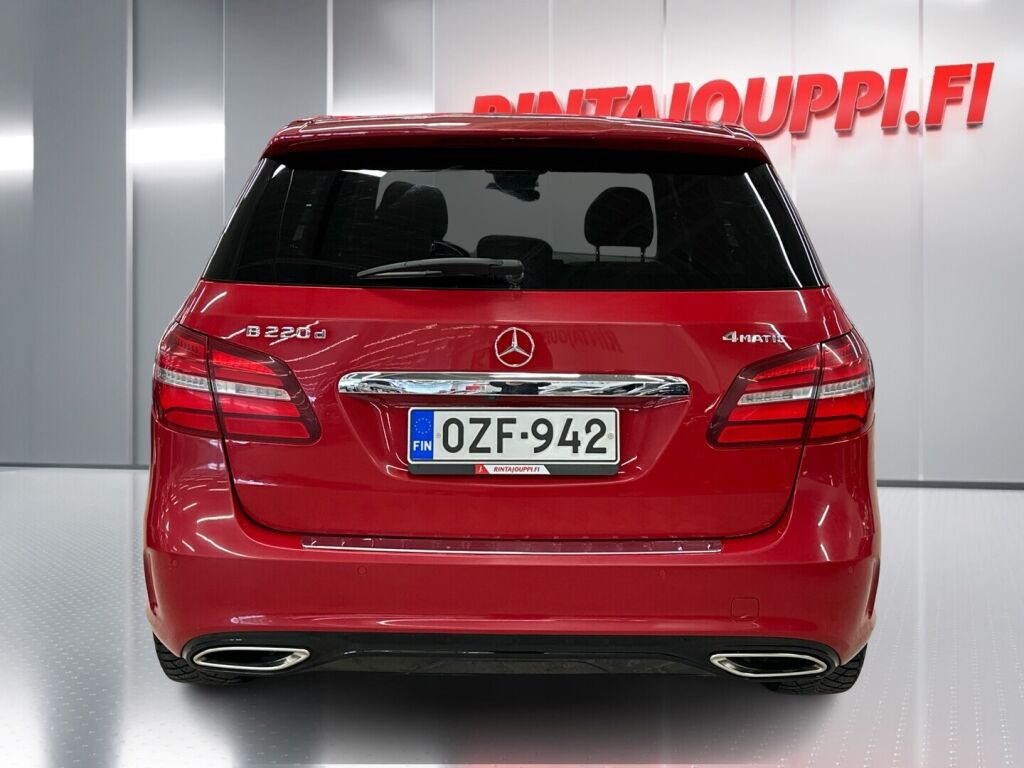 Mercedes-Benz B 2015 Punainen