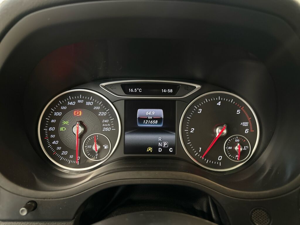 Mercedes-Benz B 2015 Punainen