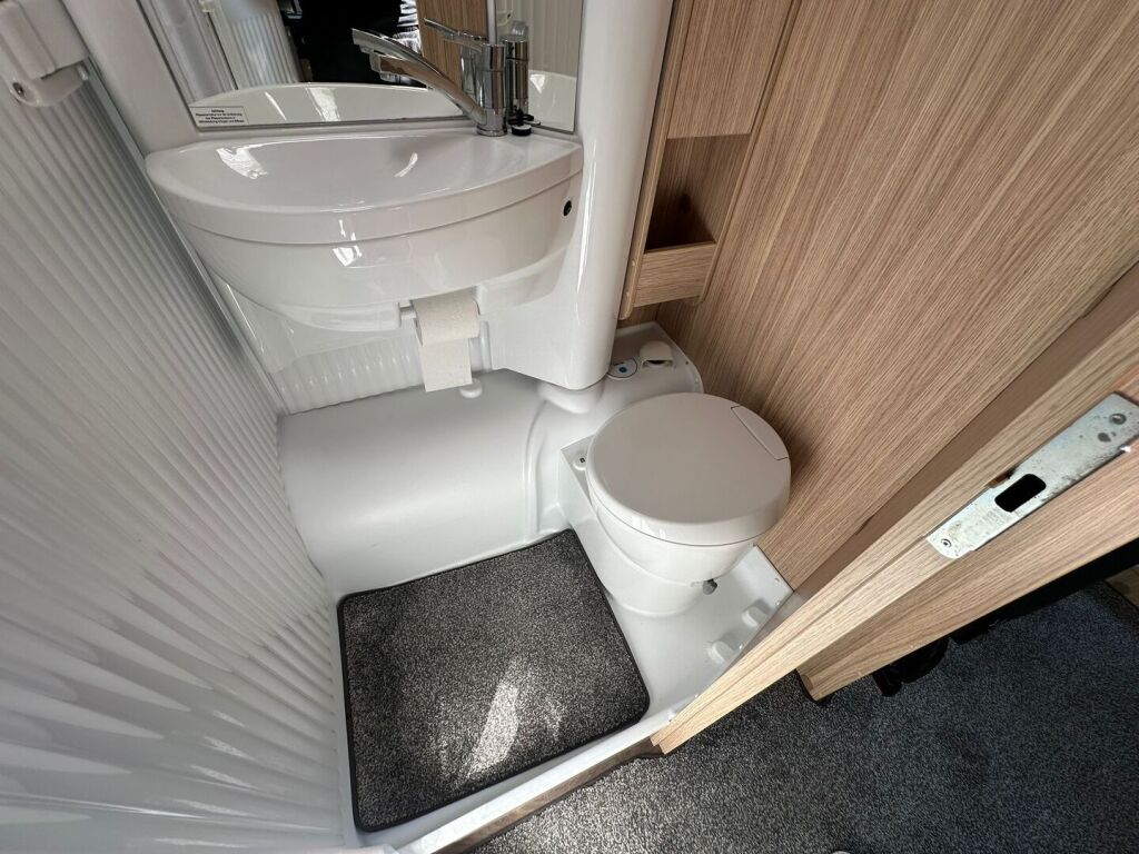 Sunlight V 60 2021 Valkoinen