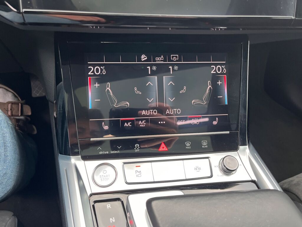 Audi e-tron 2020 Sininen