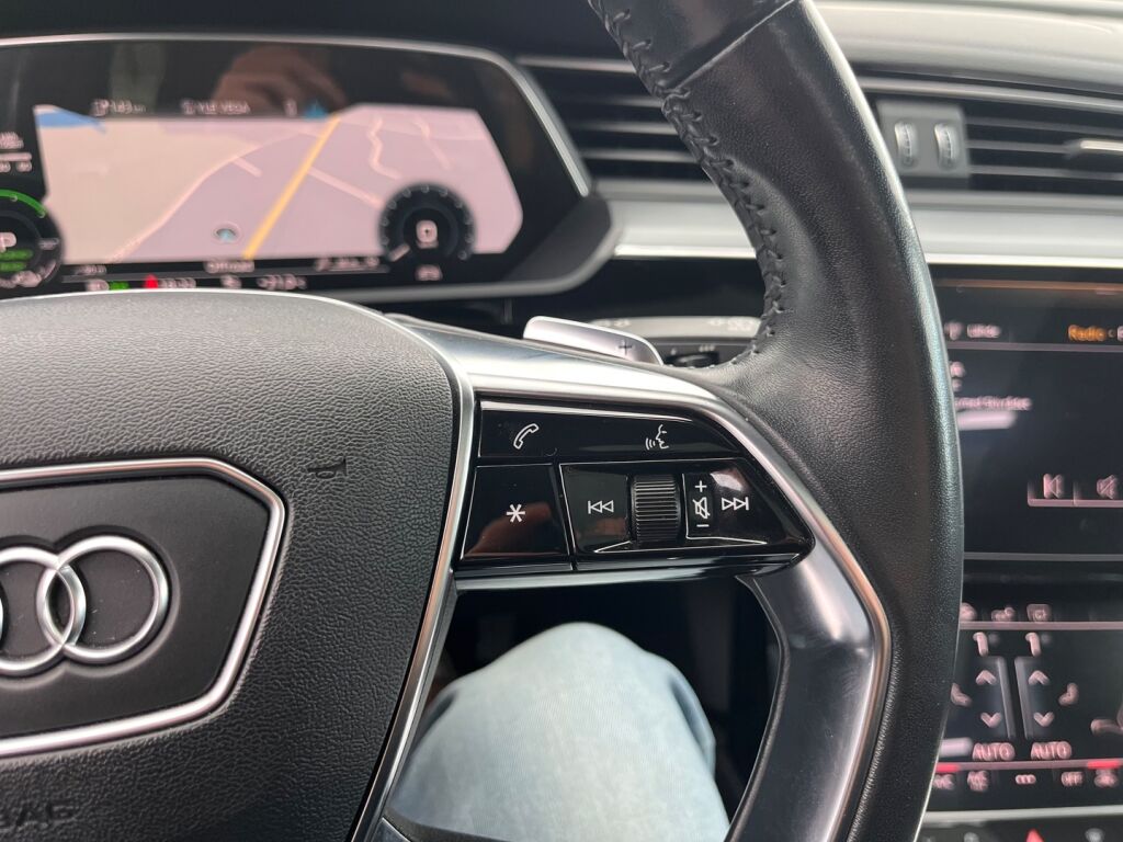 Audi e-tron 2020 Sininen