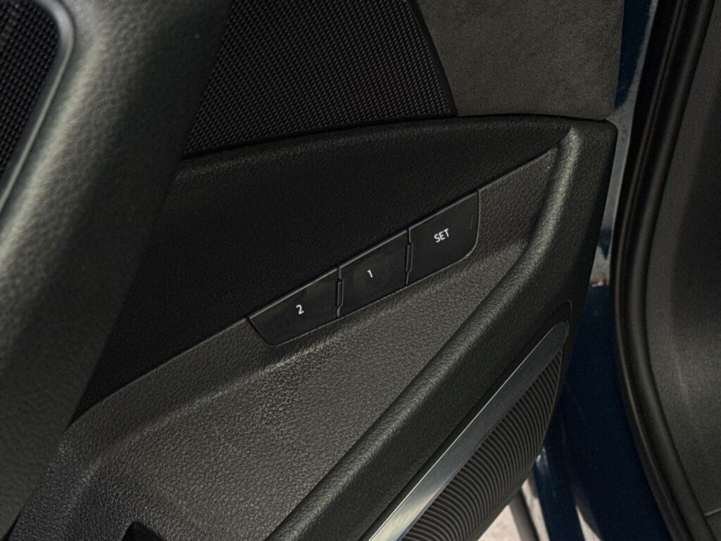 Audi e-tron 2020 Sininen