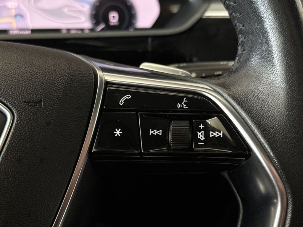 Audi e-tron 2020 Sininen