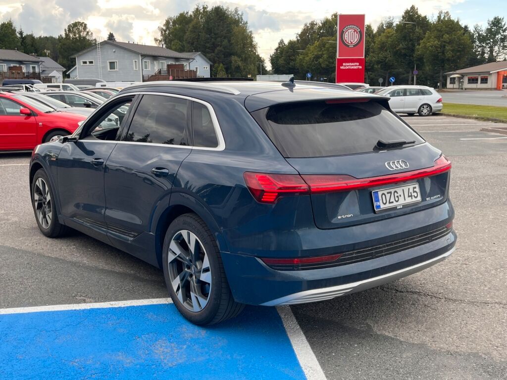 Audi e-tron 2020 Sininen