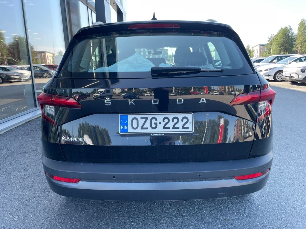 Skoda Karoq 2021 Musta