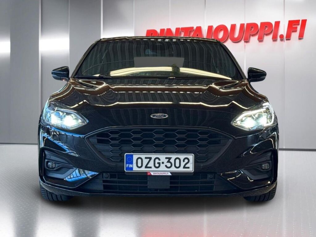 Ford Focus 2021 Musta