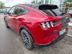 Ford Mustang Mach-E 2022 Punainen
