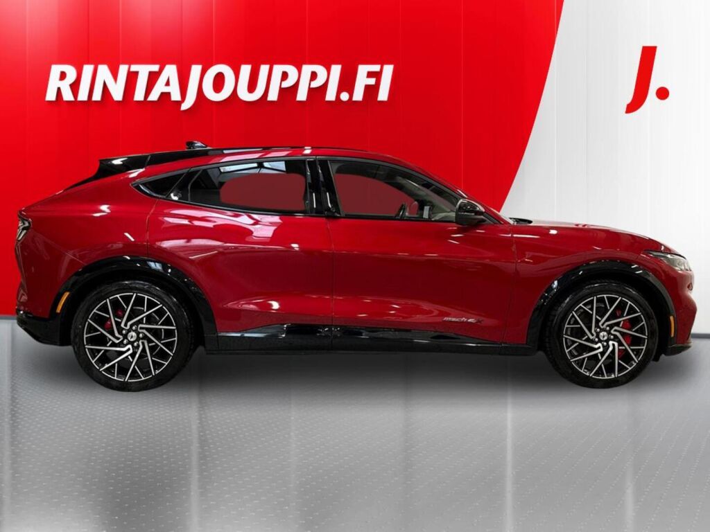 Ford Mustang Mach-E 2022 Punainen