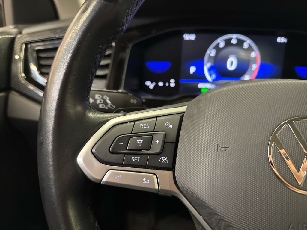 Volkswagen Polo 2022 Musta