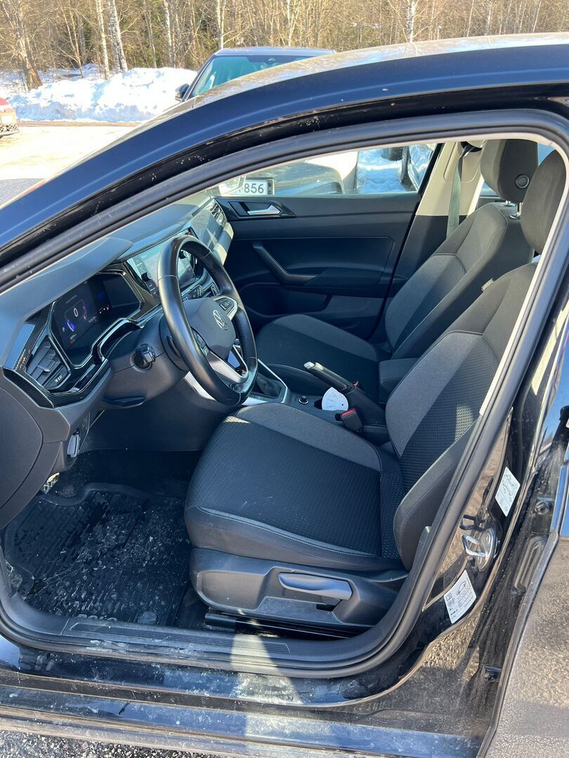 Volkswagen Polo 2022 Musta