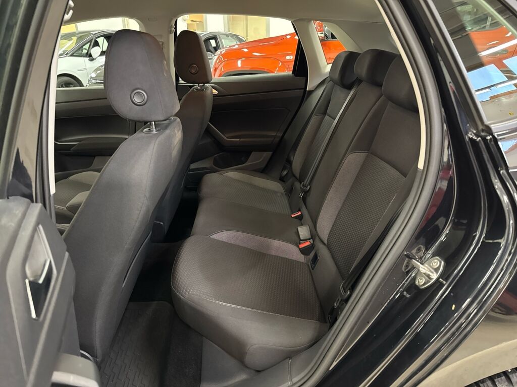 Volkswagen Polo 2022 Musta