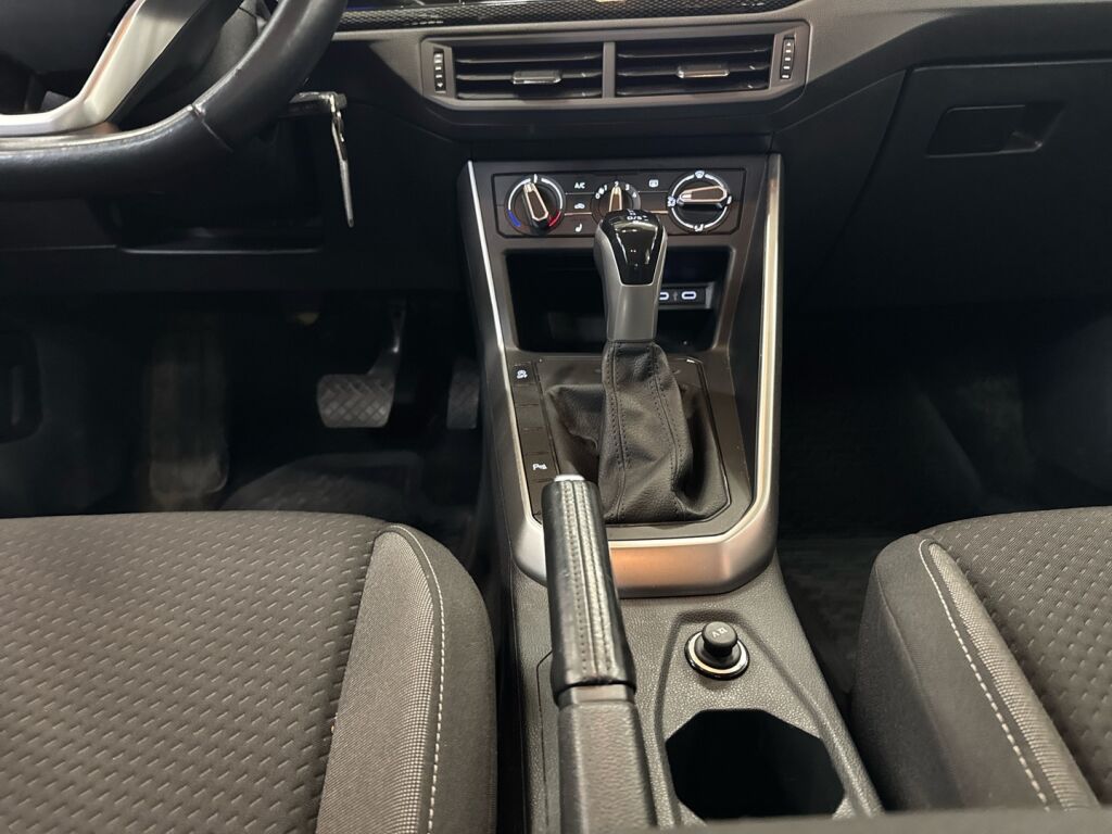 Volkswagen Polo 2022 Musta