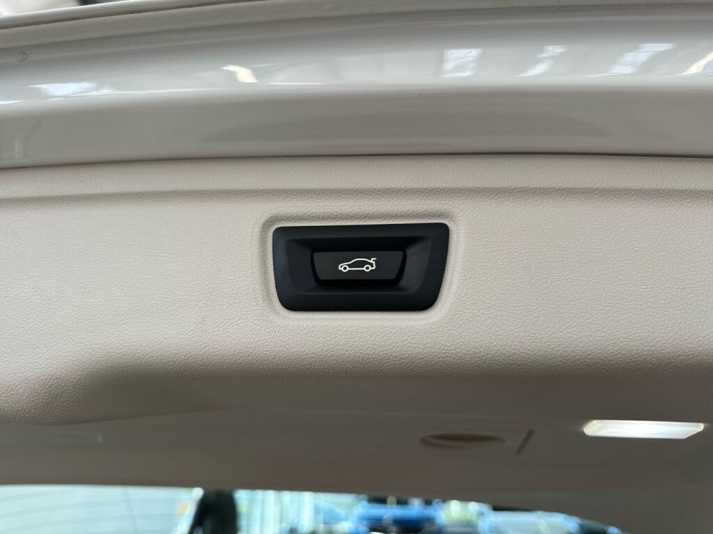 BMW 320 2021 Valkoinen