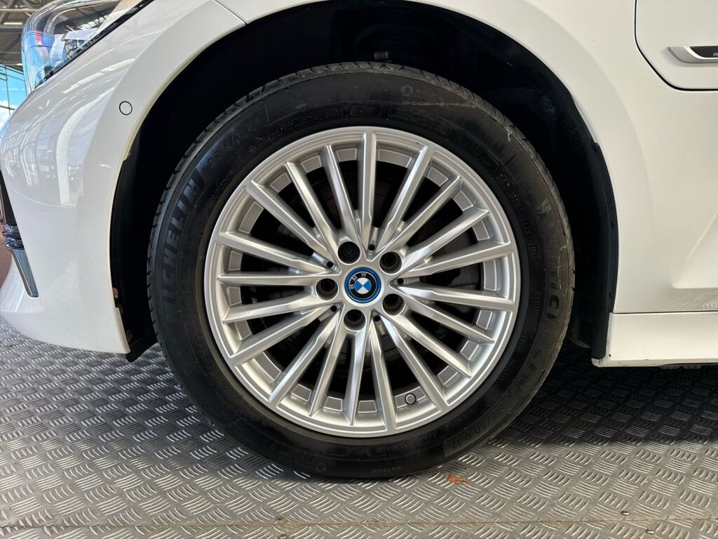 BMW 320 2021 Valkoinen