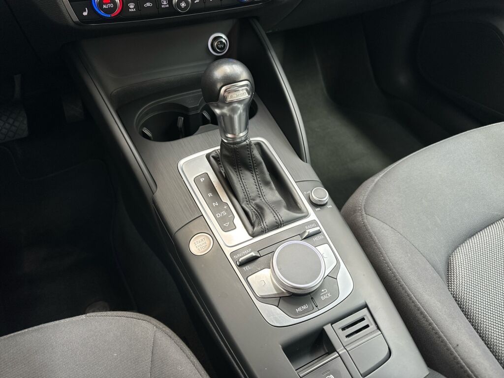 Audi A3 2018 Musta