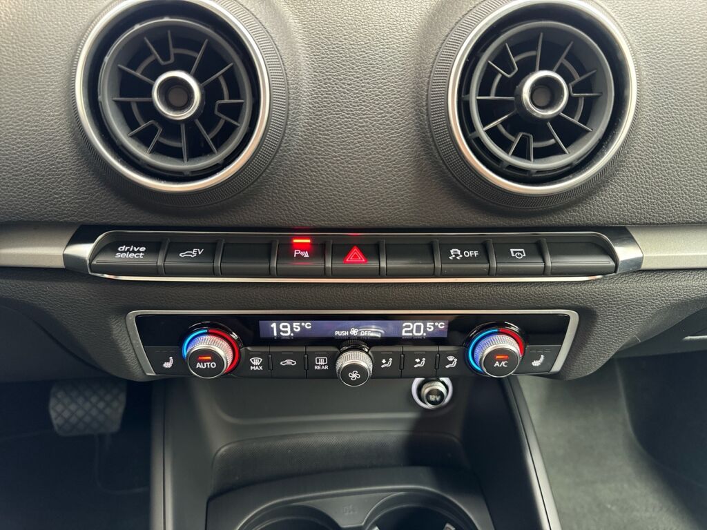 Audi A3 2018 Musta