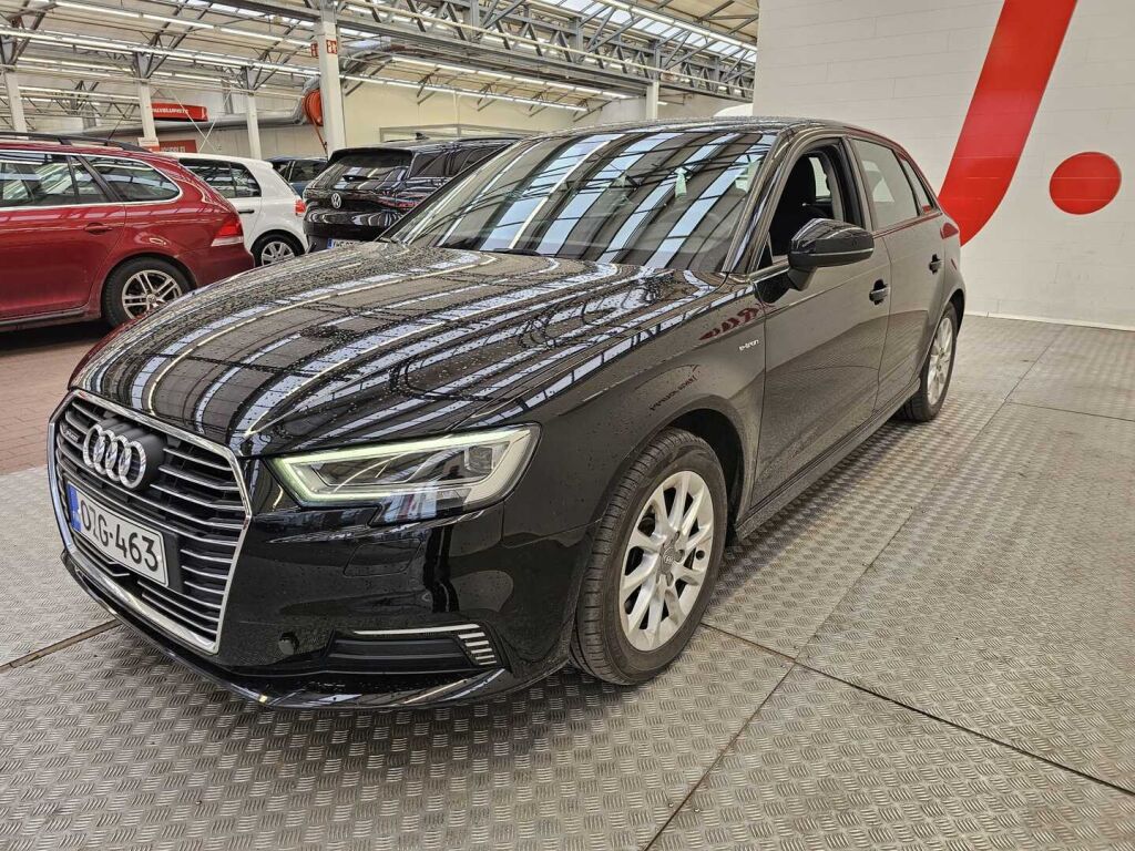 Audi A3 2018 Musta