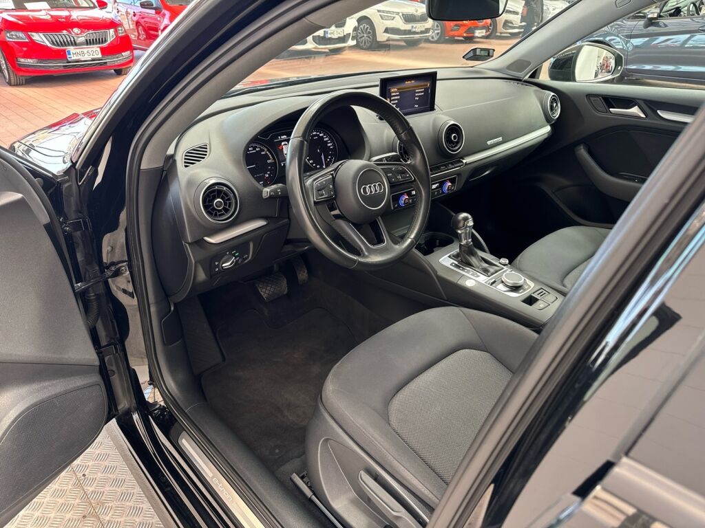 Audi A3 2018 Musta
