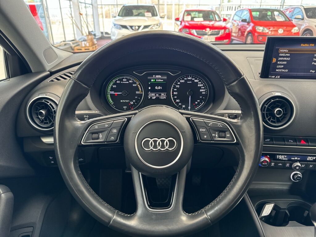 Audi A3 2018 Musta
