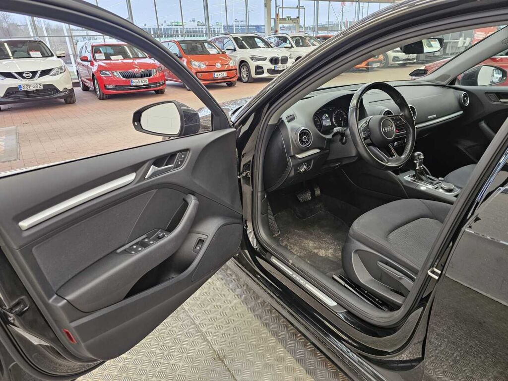 Audi A3 2018 Musta