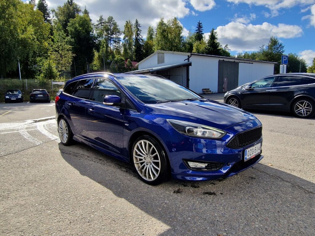 Ford Focus 2018 Sininen