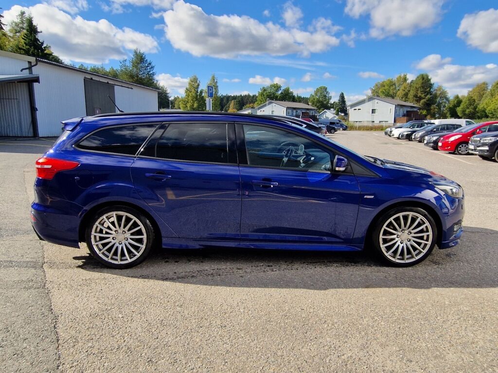 Ford Focus 2018 Sininen