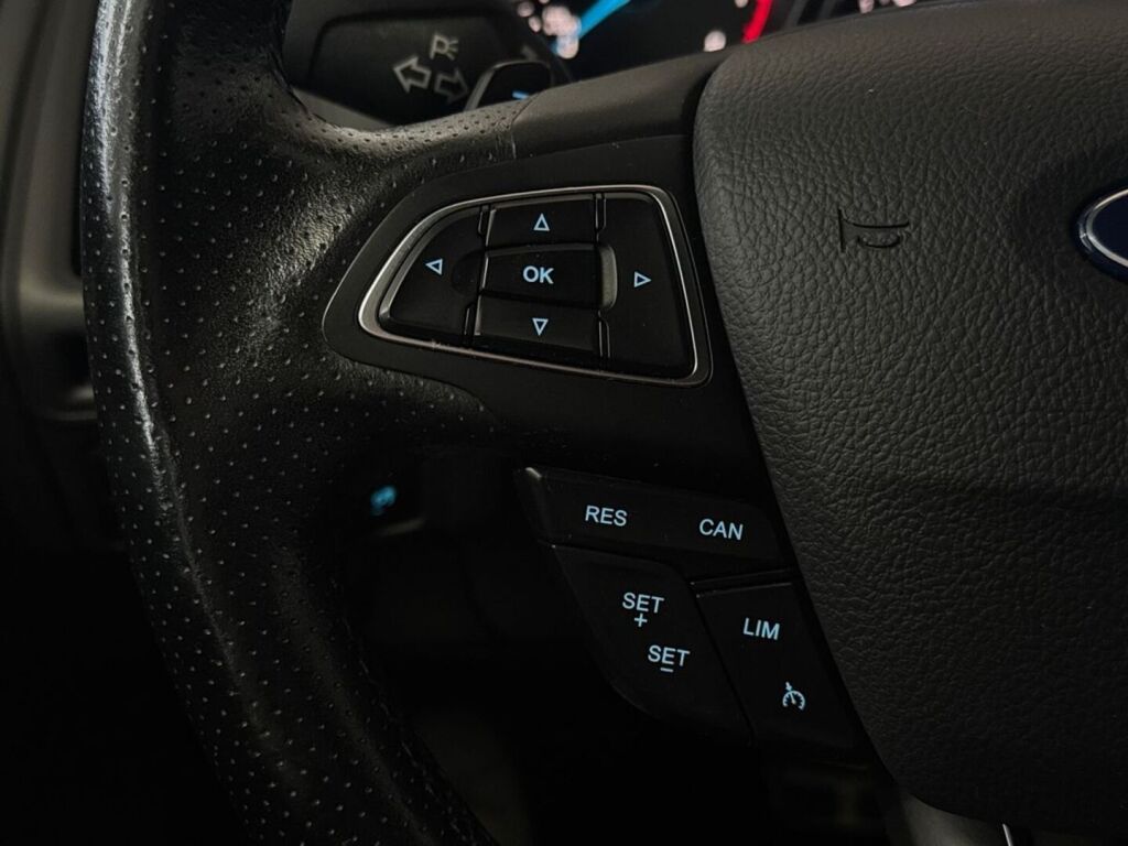 Ford Focus 2018 Sininen
