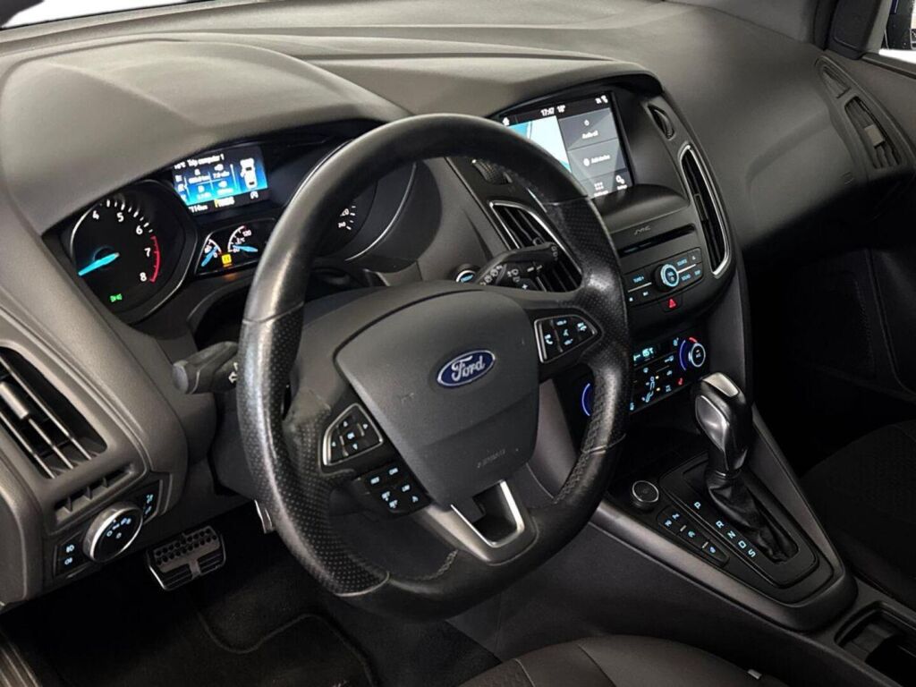 Ford Focus 2018 Sininen