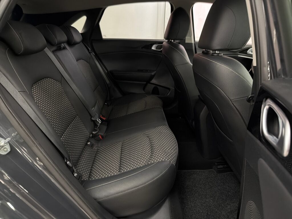 Kia Ceed 2022 Harmaa