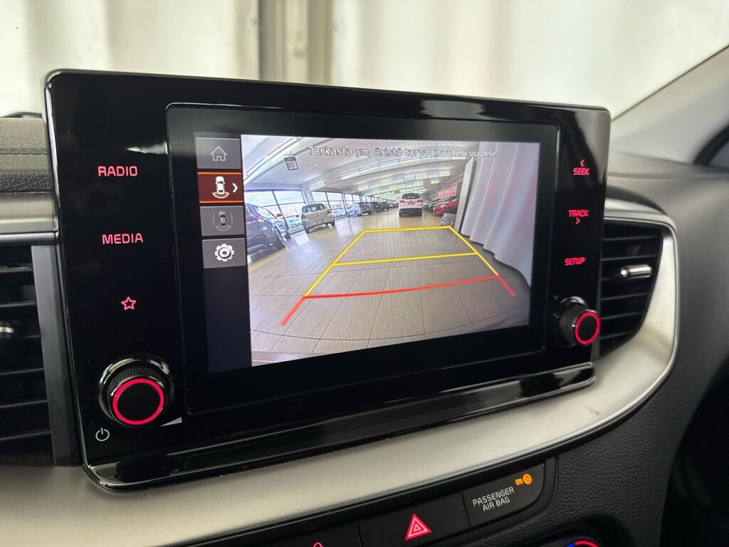 Kia Ceed 2022 Ruskea (beige)