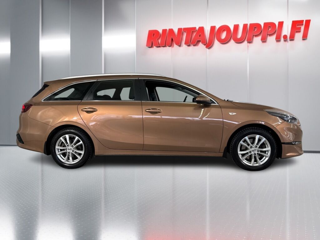 Kia Ceed 2022 Ruskea (beige)