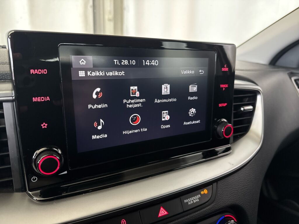 Kia Ceed 2022 Ruskea (beige)