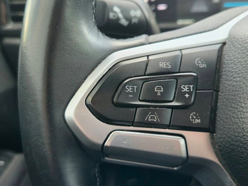 Volkswagen Amarok 2023 Punainen