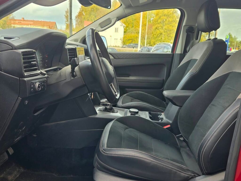 Volkswagen Amarok 2023 Punainen