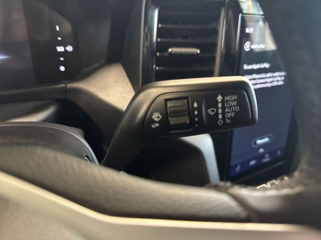 Volkswagen Amarok 2023 Punainen